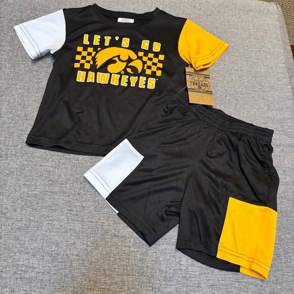 NCAA Iowa Hawkeyes Toddler T-Shirt and Shorts Set, 2T - Picture 6 of 6